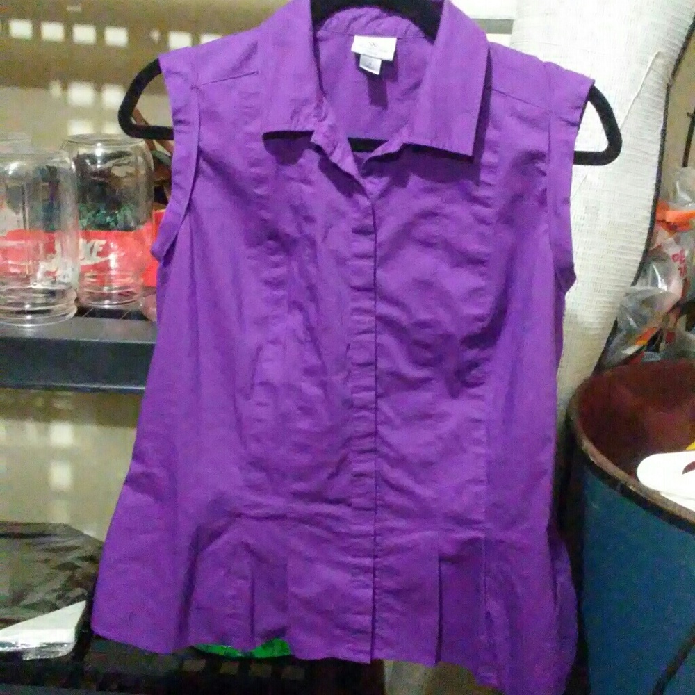Sz S Purple dressy blouse *stretch*